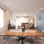 וילה Luxury Arabella