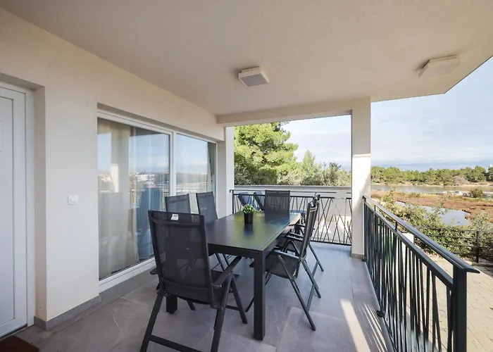 Вилла Luxury Arabella Затон